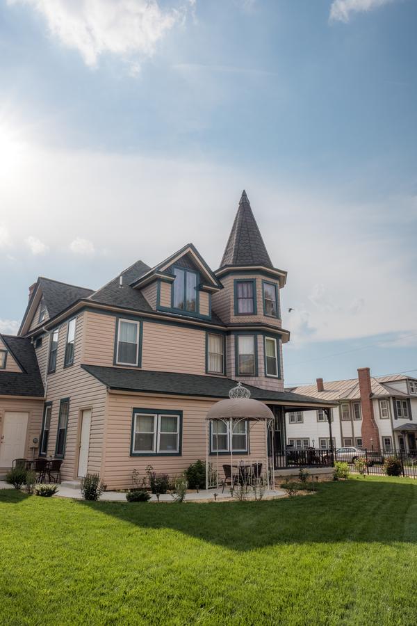 Dennison Street Inn, B & B Colonial Beach Esterno foto